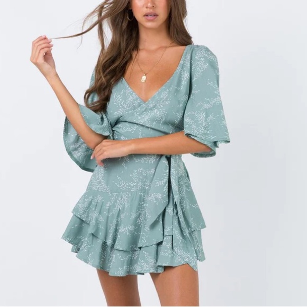 Princess Polly Mint Floral Leaf Flare Sleeve Ruffle Playsuit Jumper Romper - Picture 3 of 7